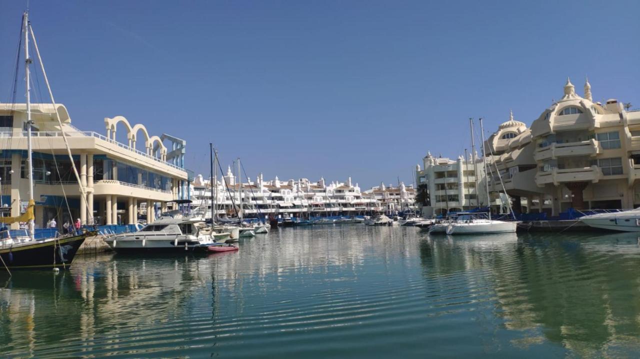 Apartamento Benalmadena Puerto Marina Lägenhet Exteriör bild