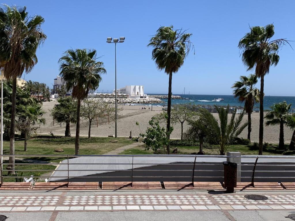Apartamento Benalmadena Puerto Marina Lägenhet Exteriör bild