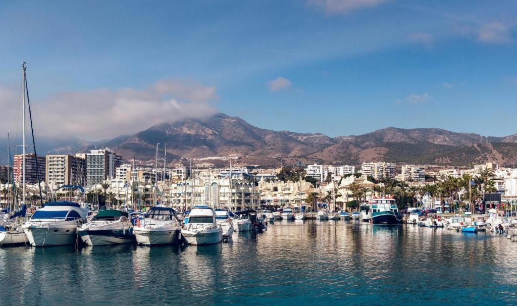 Apartamento Benalmadena Puerto Marina Lägenhet Exteriör bild